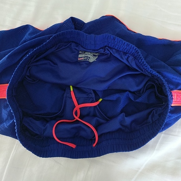 Under Armour - Picture 4 of 4